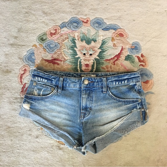 Free People 61855-16515125 distressed denim cut off shorts Sz 24 - Picture 1 of 5